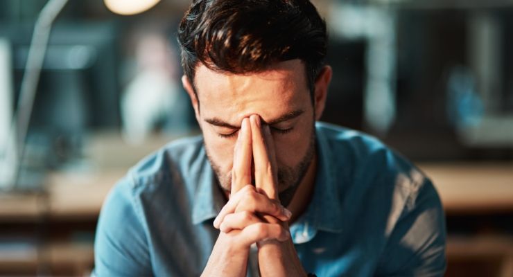 Cortisolo alto: sintomi, cause, cure e rimedi