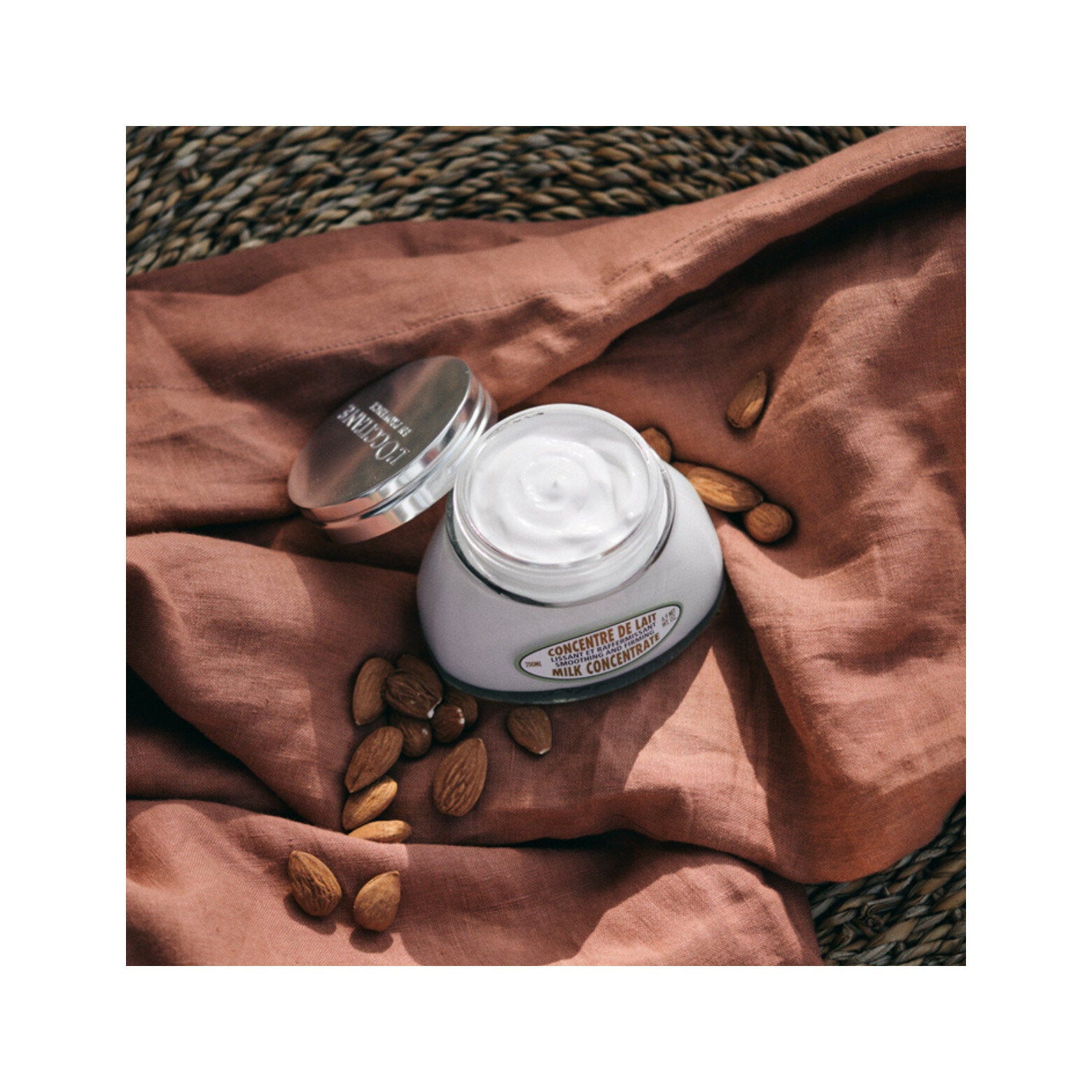 L'Occitane Concentrato Latte Mandorla 200ml-5