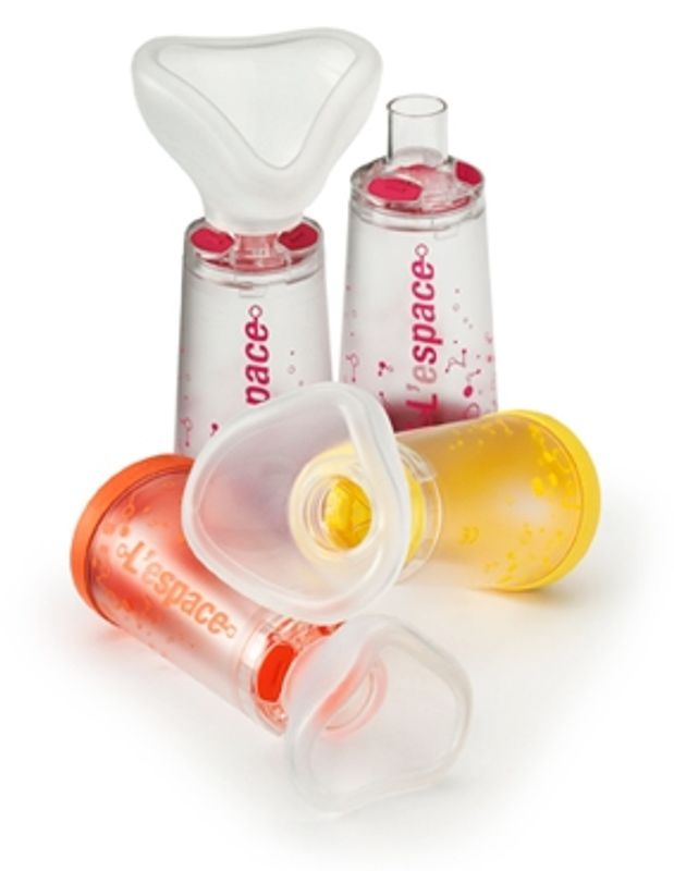 L'espace Neo Camera distanziatrice per inalatori con maschera colore giallo 2-6 anni 1 pezzo-1