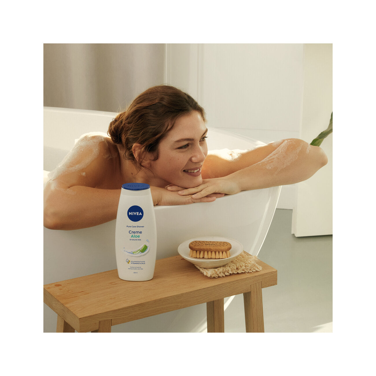 Nivea Bagnodoccia Care & Aloe Bagnoschiuma Cremoso E Idratante Al Profumo Di Aloe Vera 650ml-3