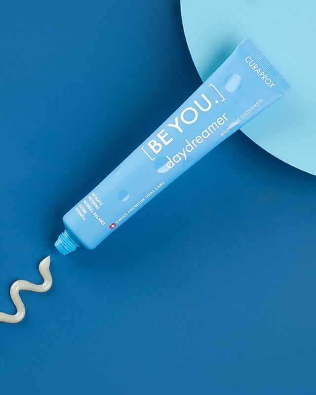 Curaprox Be You Dentifricio Sbiancate gusto Mora e Liquirizia 60ml-2