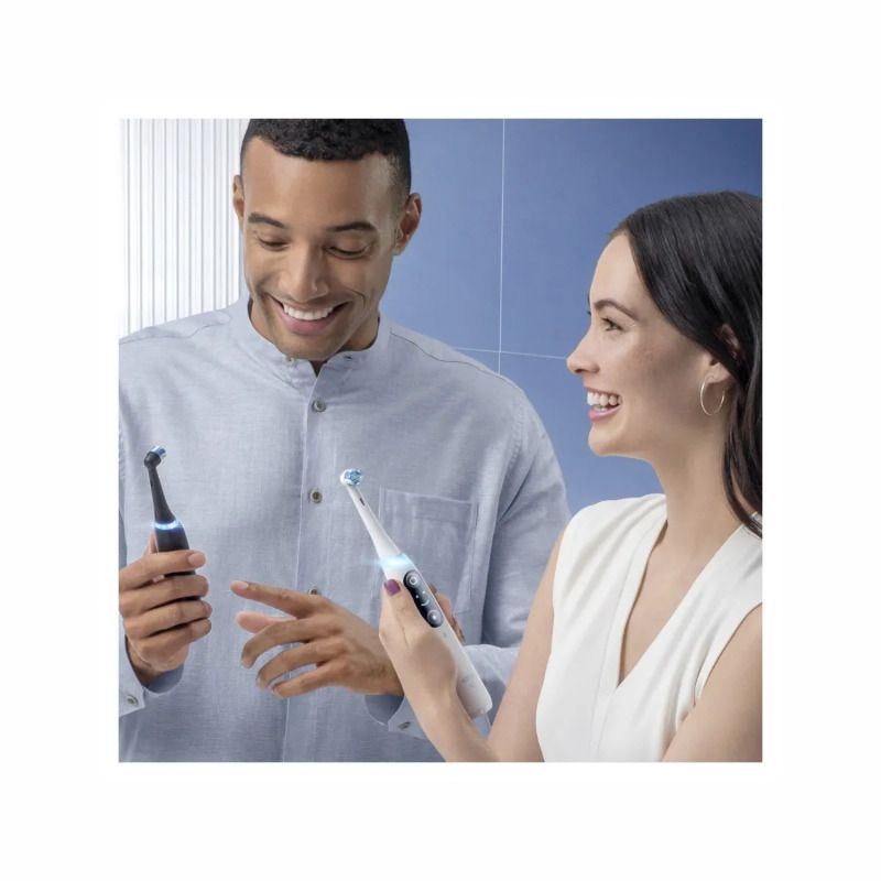 Oral-B iO 8 spazzolino elettrico ricaricabile colore nero + 2 testine di ricambio-13