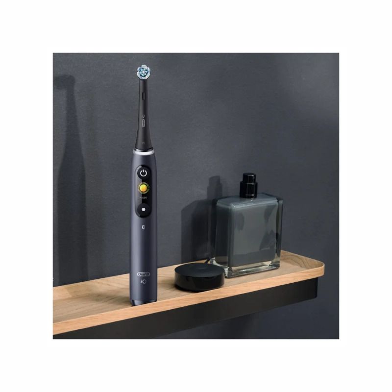Oral-B iO 8 spazzolino elettrico ricaricabile colore nero + 2 testine di ricambio-8