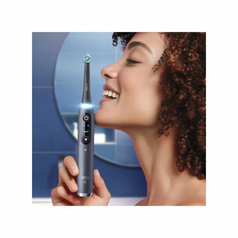 Oral-B iO 9 spazzolino elettrico ricaricabile colore nero + 2 testine di ricambio-7